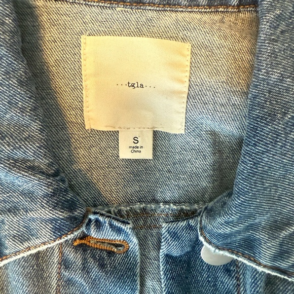 Stylish Blue Denim Jacket - Picture 4 of 5